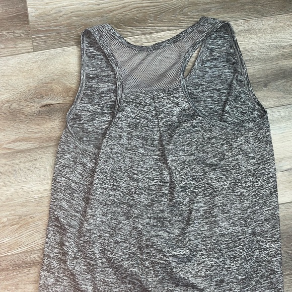 gray black workout tank top - Picture 2 of 2